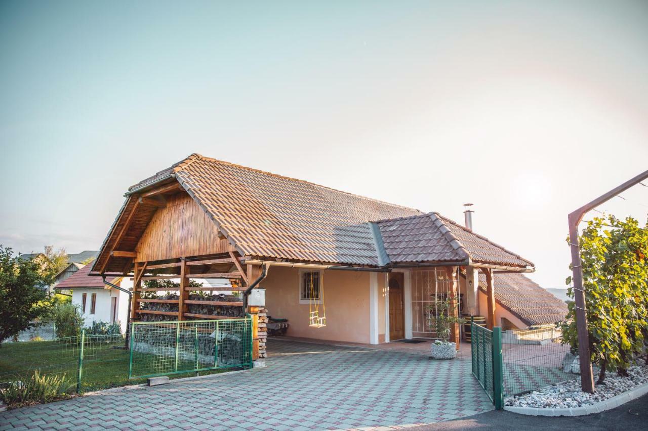 Vineyard Cottage Urban Mirna Exterior foto